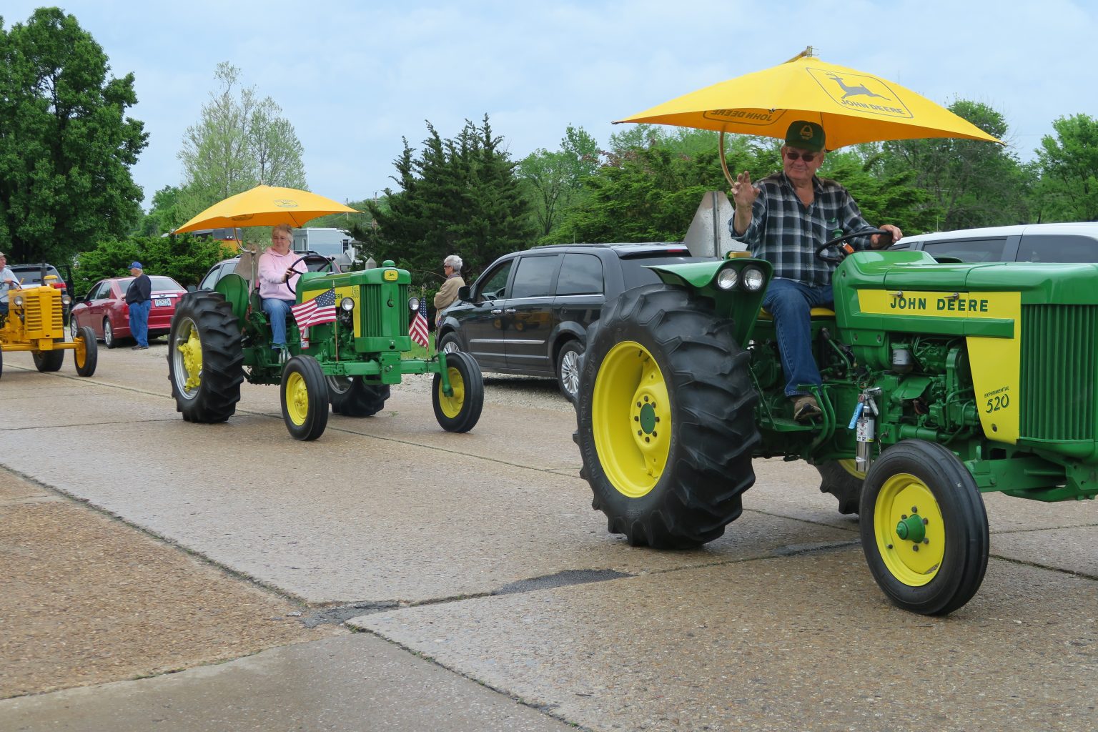 De Soto Farmers’ Market Tractor Parade April 23rd